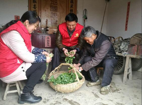 天长街道曙光社区:志愿者开展关爱空巢孤寡老