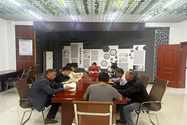 街南村组织开展“书香润村”主题读书学习活动