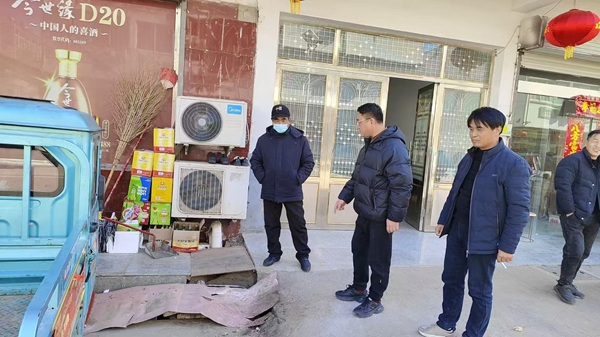 元通社区开展下水道堵塞专项排查疏通行动