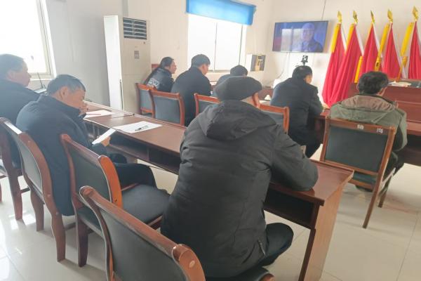 金集镇鲍岗村：组织观看《红色记忆：时空之旅》