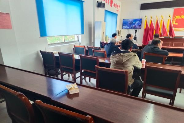 金集镇鲍岗村：组织观看《家门口的警务室》