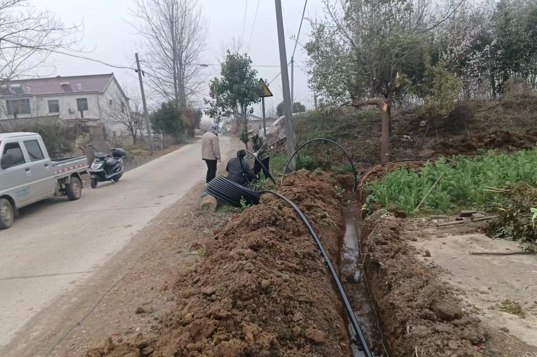 林山村开展二、三级自来水管道管网改造工作