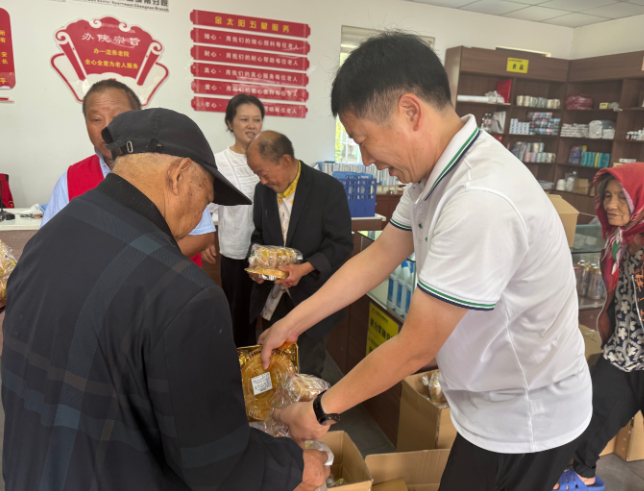 千秋街道：走访慰问特困集中供养人员