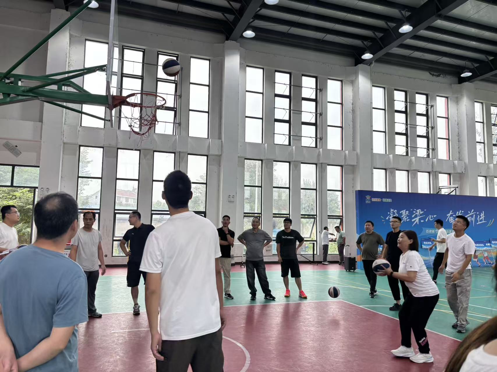 蔡河村运动会点燃乡村激情