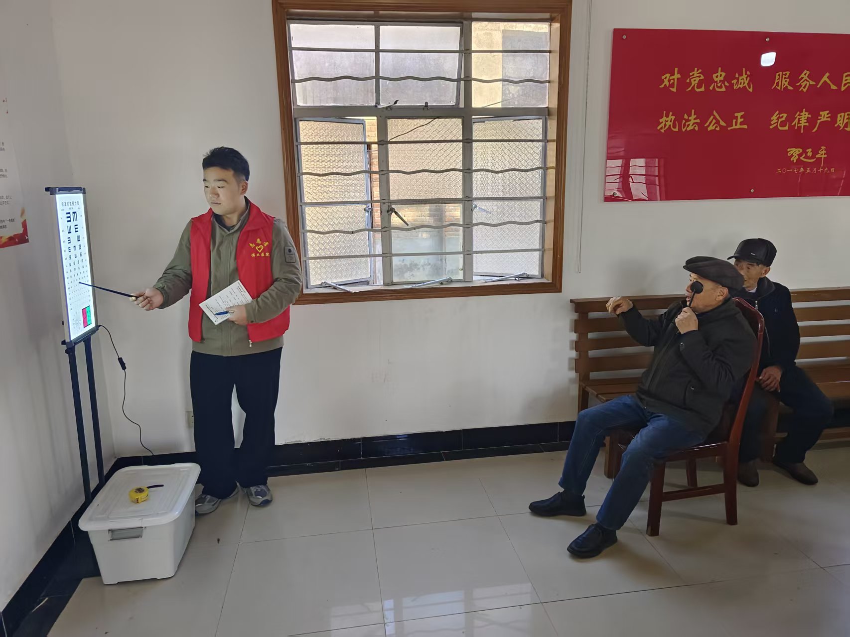 周营村开展爱心义诊 为五保老人健康保驾护航