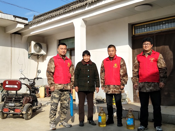 石梁镇：“兵支书”暖心服务点亮乡村温情之光