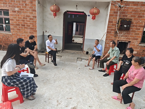 石梁镇：七一慰问传党情，关爱党员暖人心