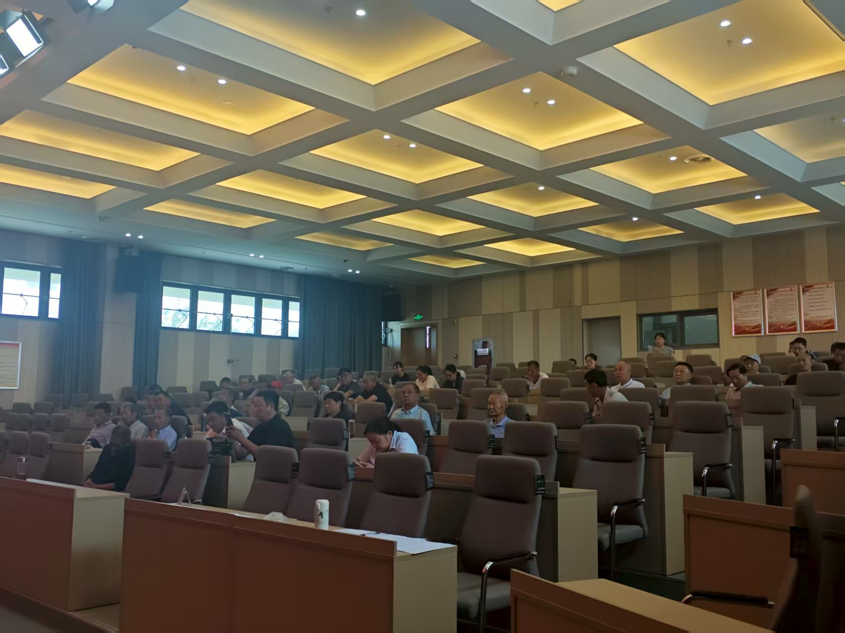 石梁镇十八集社区：守护法治乡村 共建和谐家园