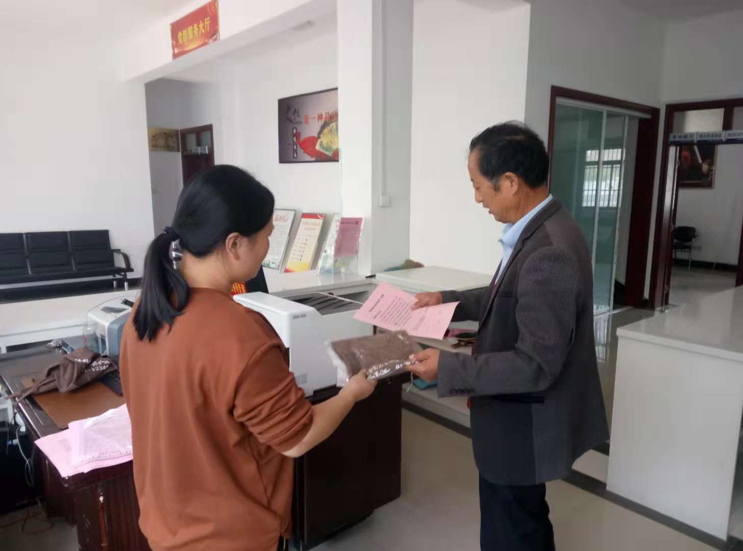 万寿社区开展打黑除恶宣传