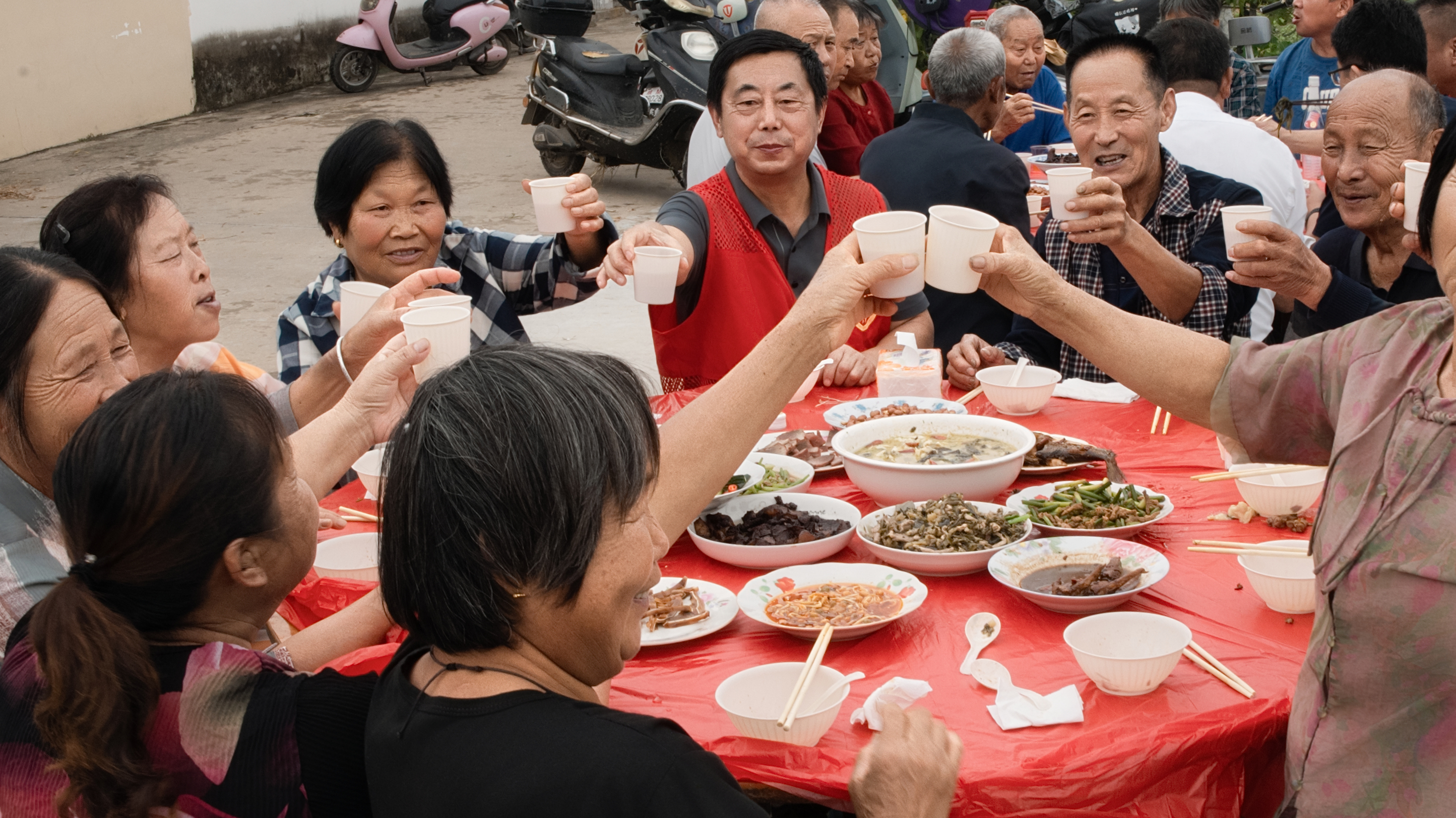 永丰镇三元村：暖心宴席烹出乡村文明新滋味