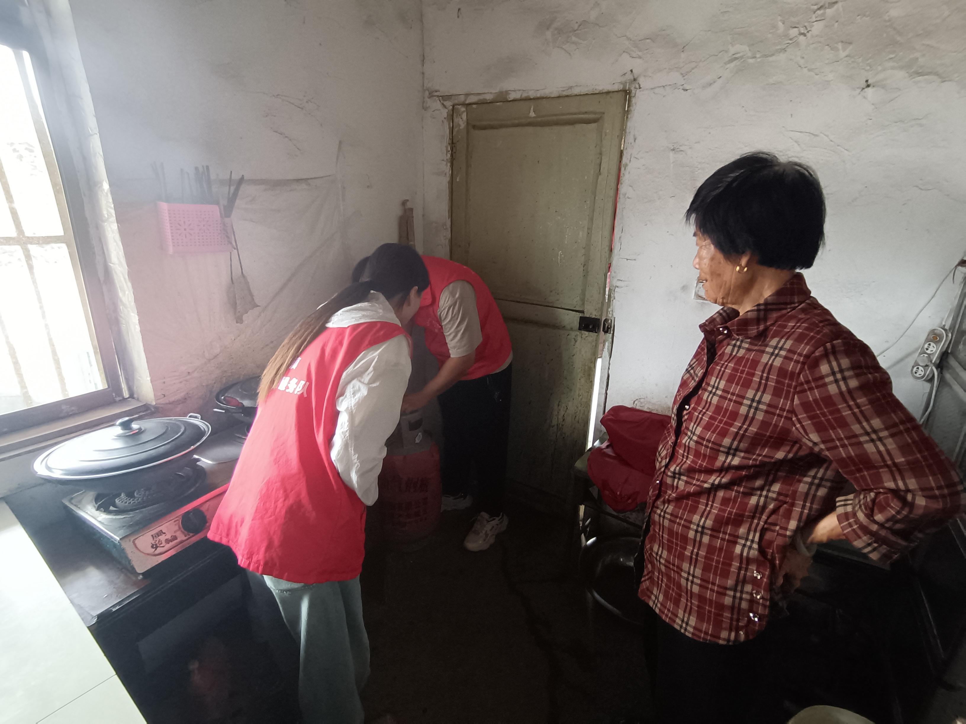 永丰镇双庙村： 节前安全排查“不打烊”，筑牢村民平安线