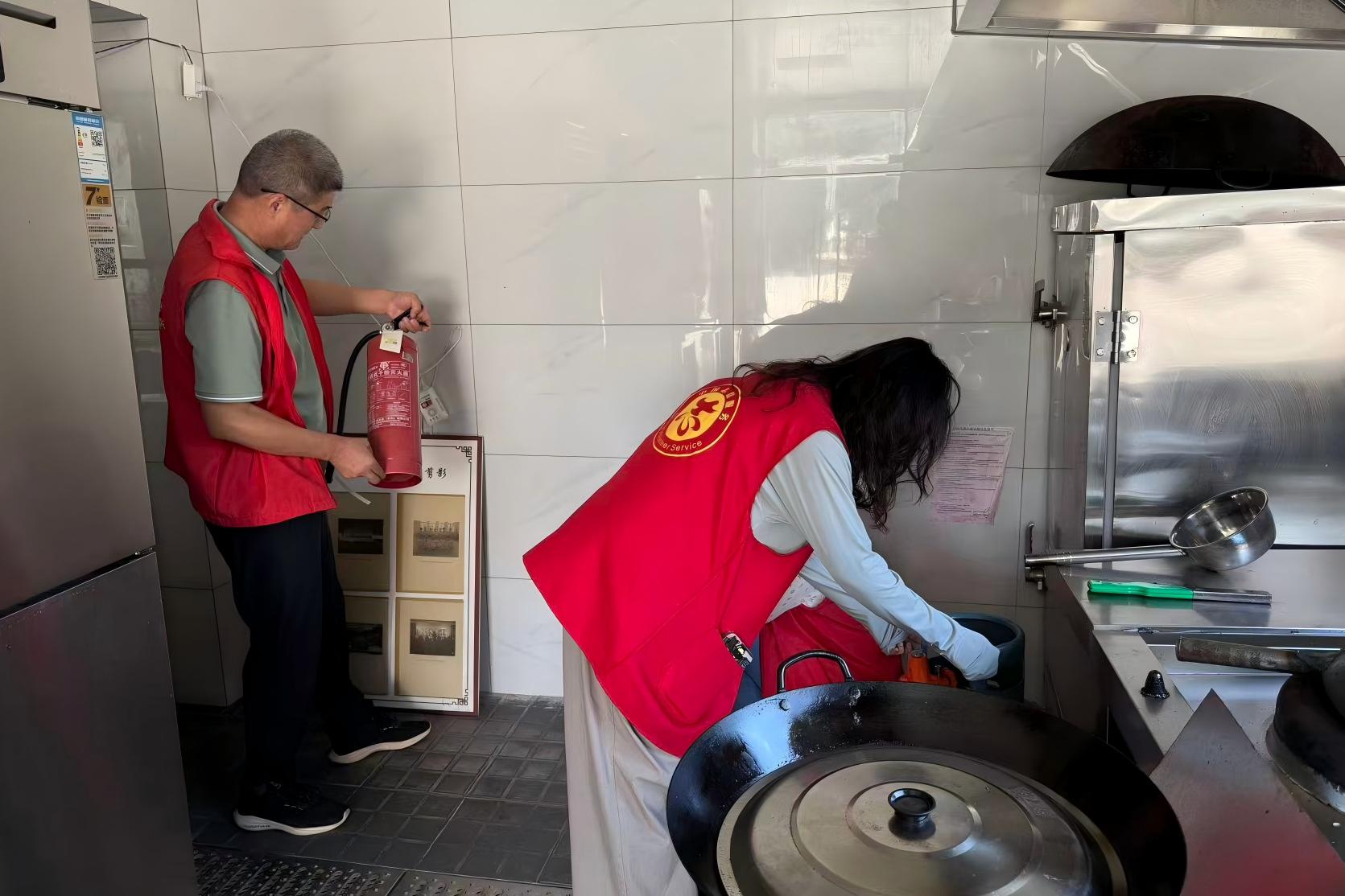 节前检查保安全，齐抓共管护平安