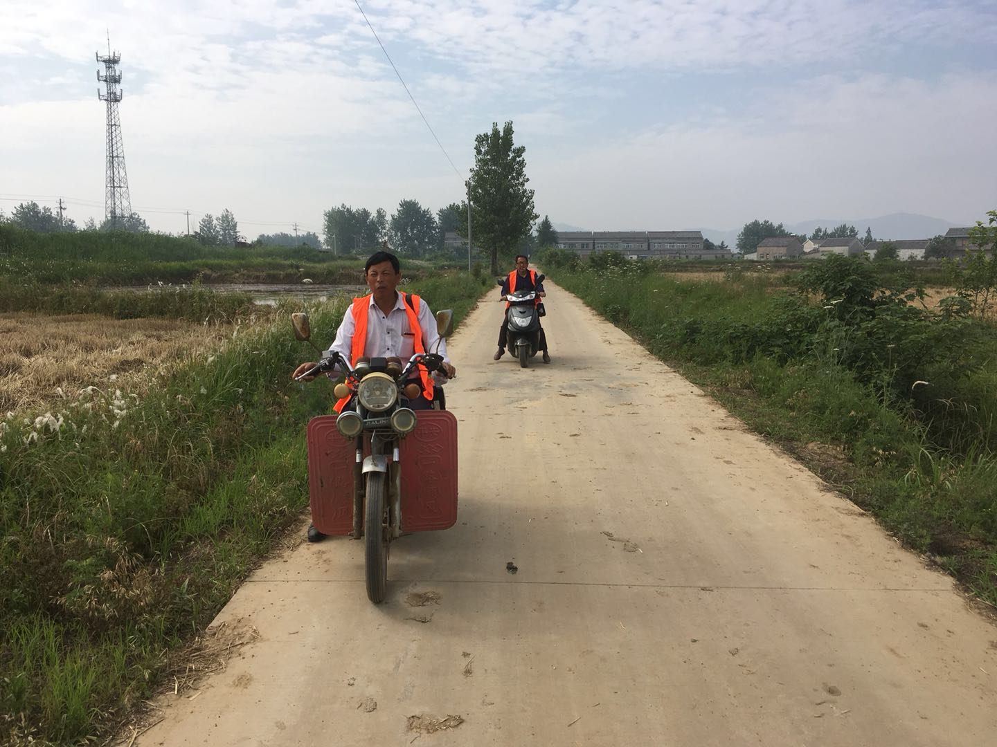 秸秆禁烧工作巡逻 201806021351435490.jpg