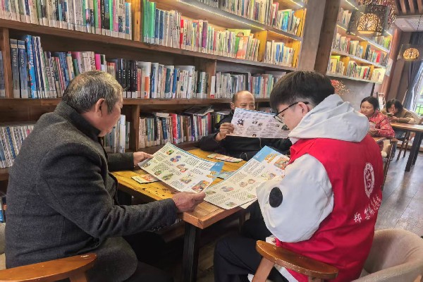 郑集镇多点发力开展敬老月活动