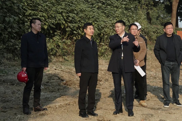 阚绪瑞现场调度部分争取资金项目建设