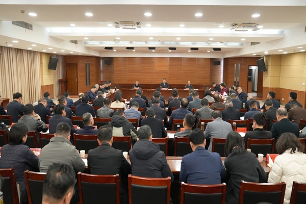 市委举行树立和践行正确政绩观学习教育读书班集中交流研讨暨市委理论学习中心组学习会议