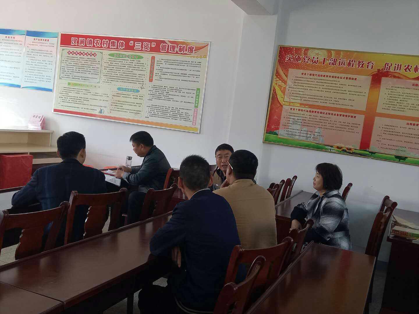 时湾村党小组会议