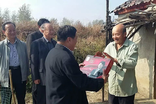 天长市市场监督管理局深入汊涧镇开展爱满重阳情系老人送温暖活动