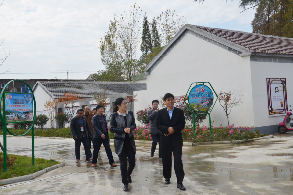 天长法院王凯院长到结对帮扶社区走访调研