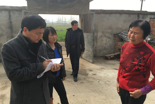 汊涧镇妇联走访慰问贫困妇女家庭-天长先锋网