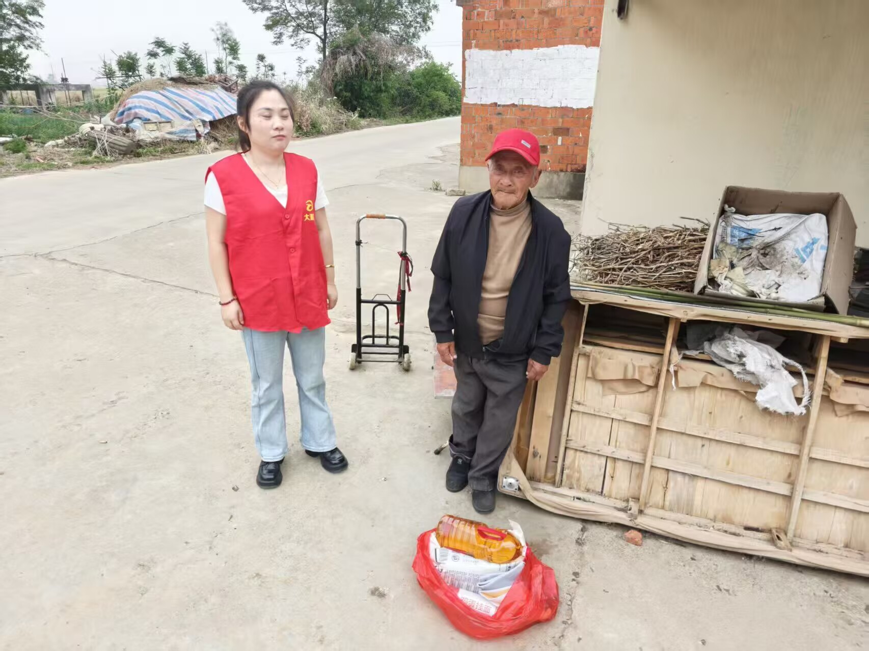 大通村：走访慰问困难群众  传递温暖关怀