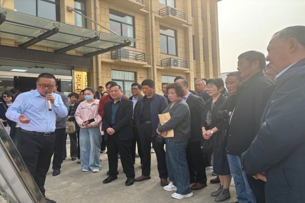 党建领航，点亮关工委关爱之光