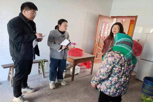 铜城镇陈庄村开展新增低保入户调查工作