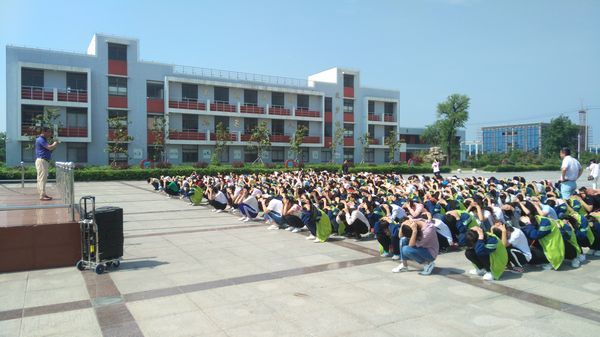 杨村中学举行安全疏散演练