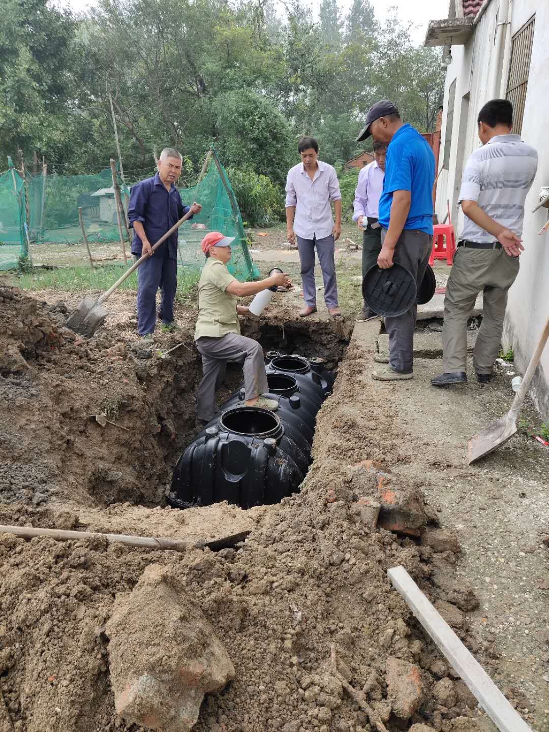 杨村镇光华村旱厕改造开始施工