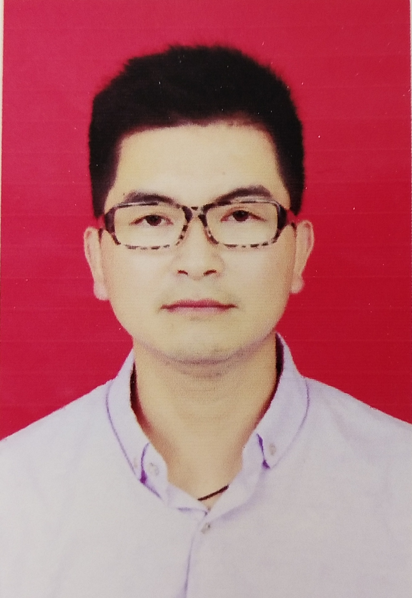 王同明同志,男,汉族,出生于1977年6月,中专文化,中共党员.