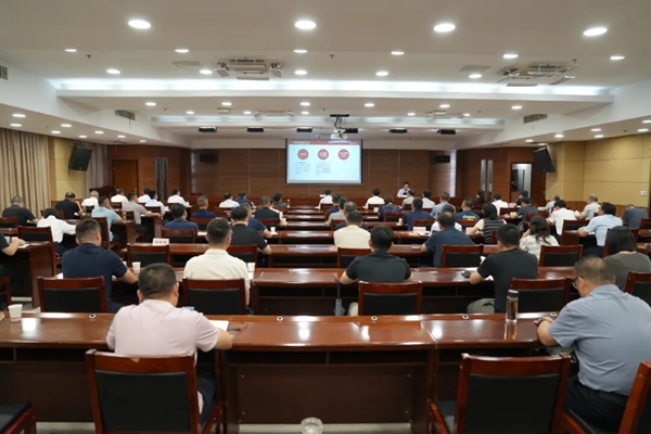市政府召开党组（扩大）会议暨《中华人民共和国生态环境法典》专题讲座
