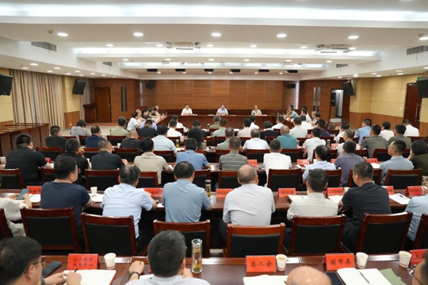 市委理论学习中心组（扩大）学习会议召开